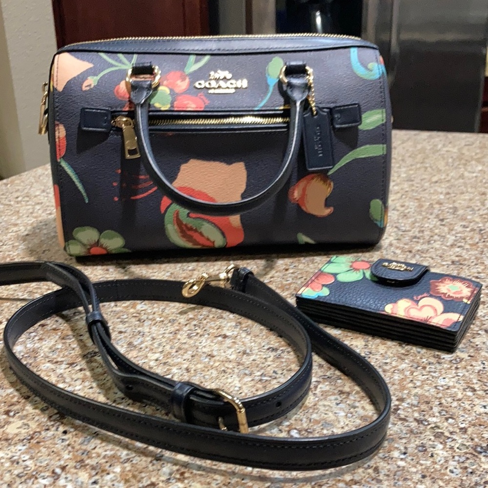 On sale🌺NWOT Authentic coach purse with matching card holder - Picture 2 of 16